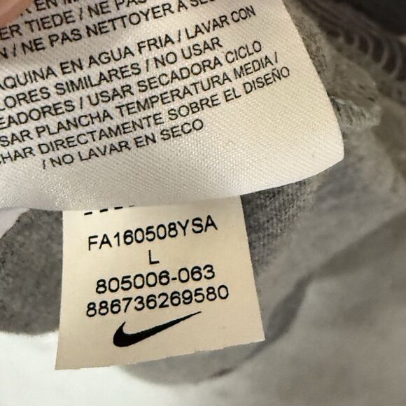 NWT NIKE Shirt L Gray Red White MOVING MOUNTAINS Graphic Spellout Tee Swoosh - Picture 10 of 10